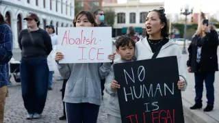 Videos Show Deadly Minneapolis Shooting and Political Leaders Reach Different Conclusions